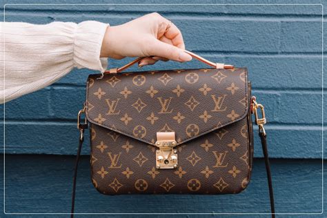 louis vuitton crossbody purse fake|louis vuitton bag scam.